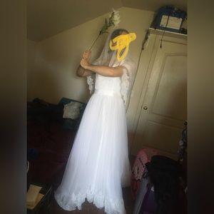 wedding dress brand new size 10